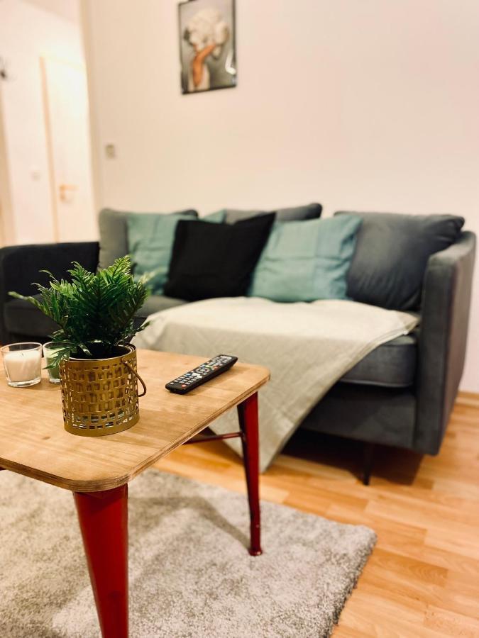 Saniertes Studio - Elisa - Mit Balkon, Wlan, Smart-Tv & Kueche In City-Naehe エアフルト エクステリア 写真