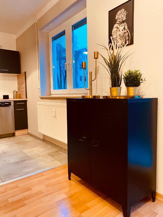 Saniertes Studio - Elisa - Mit Balkon, Wlan, Smart-Tv & Kueche In City-Naehe エアフルト エクステリア 写真